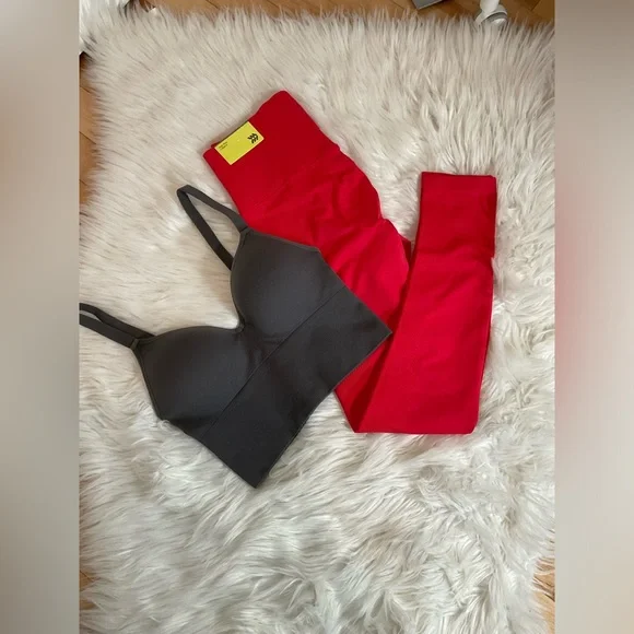 🛑🛑🛑❣️ BUNDLE ❣️ leggings & gym bra (made small) - Picture 2 of 10